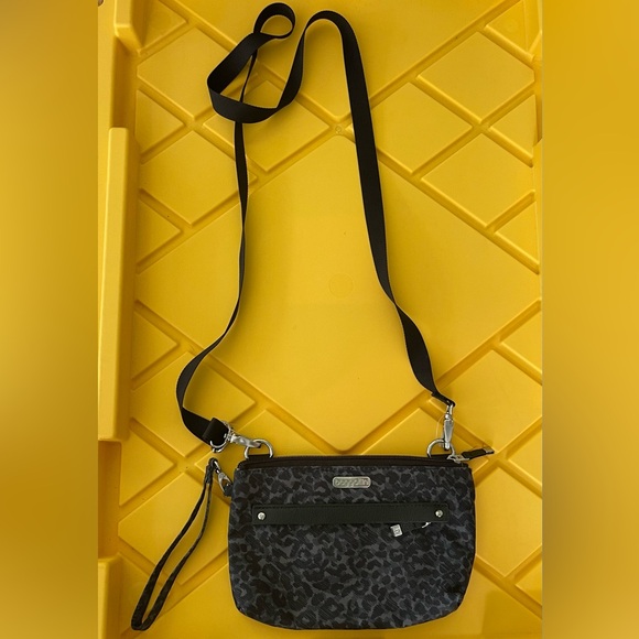 Baggalinni. New without tags. Crossbody with wristlet strap. - Picture 3 of 4